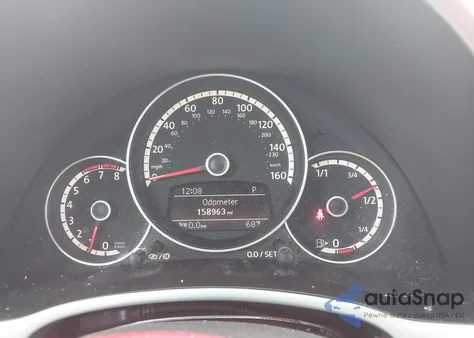 2014 Volkswagen Beetle 2.5L z USA, uszkodzony, nr VIN 3VWJX7ATXEM607316